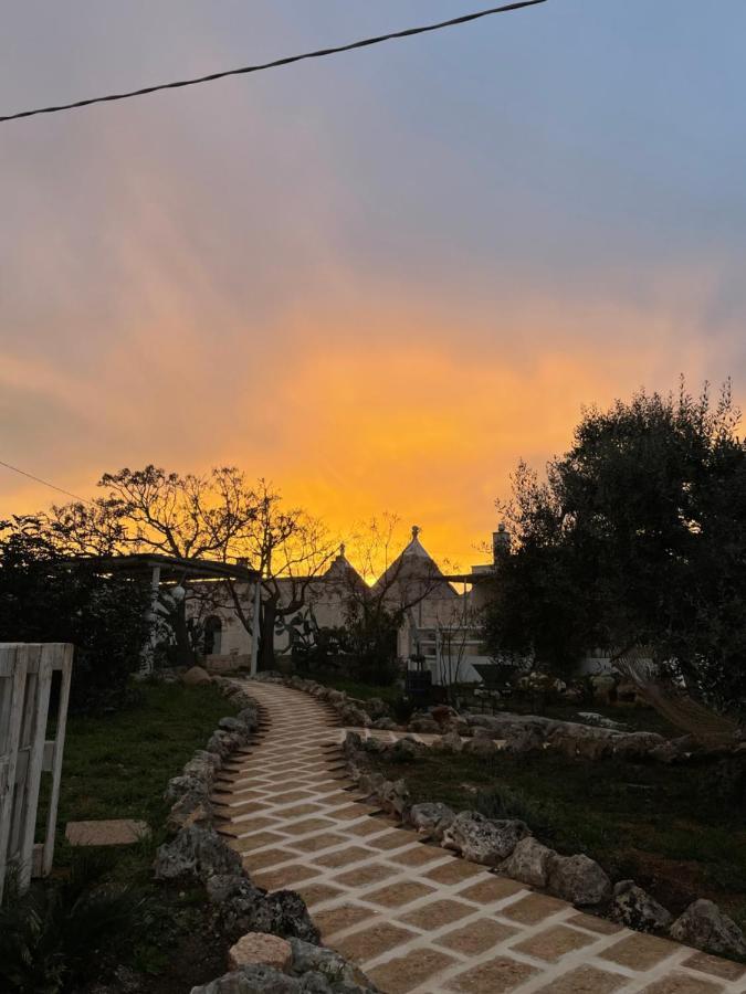 I Trulli Di Mario Villa Cisternino Luaran gambar